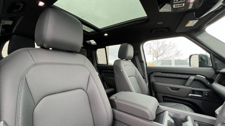 Land Rover Defender 3.0 D350 X-Dynamic SE 110 5dr Auto Diesel Estate